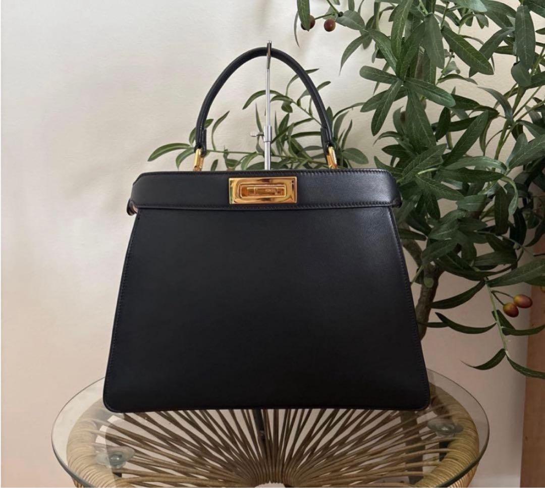 FENDI フェンディ ピーカブー アイシーユー ISeeU ミディアム