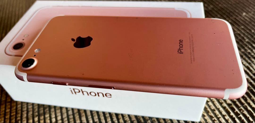 iPhone 7 128GB ローズゴールド SIMフリーバッテリー87% 箱有