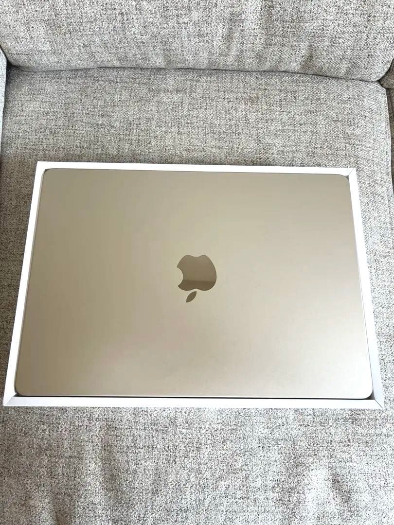 MacBook AirM2チップ/スターライト13.6インチ➕付属品