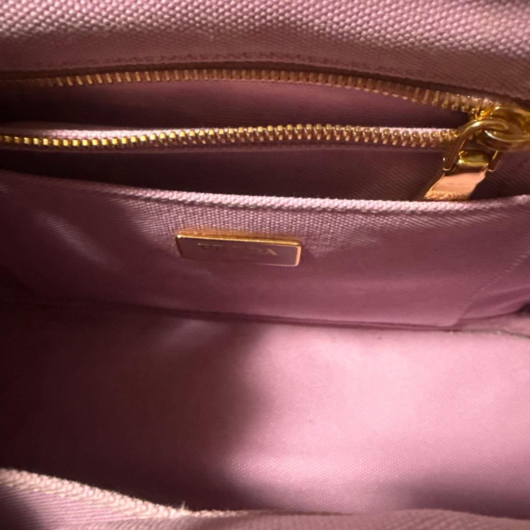 PRADA トートバッグ