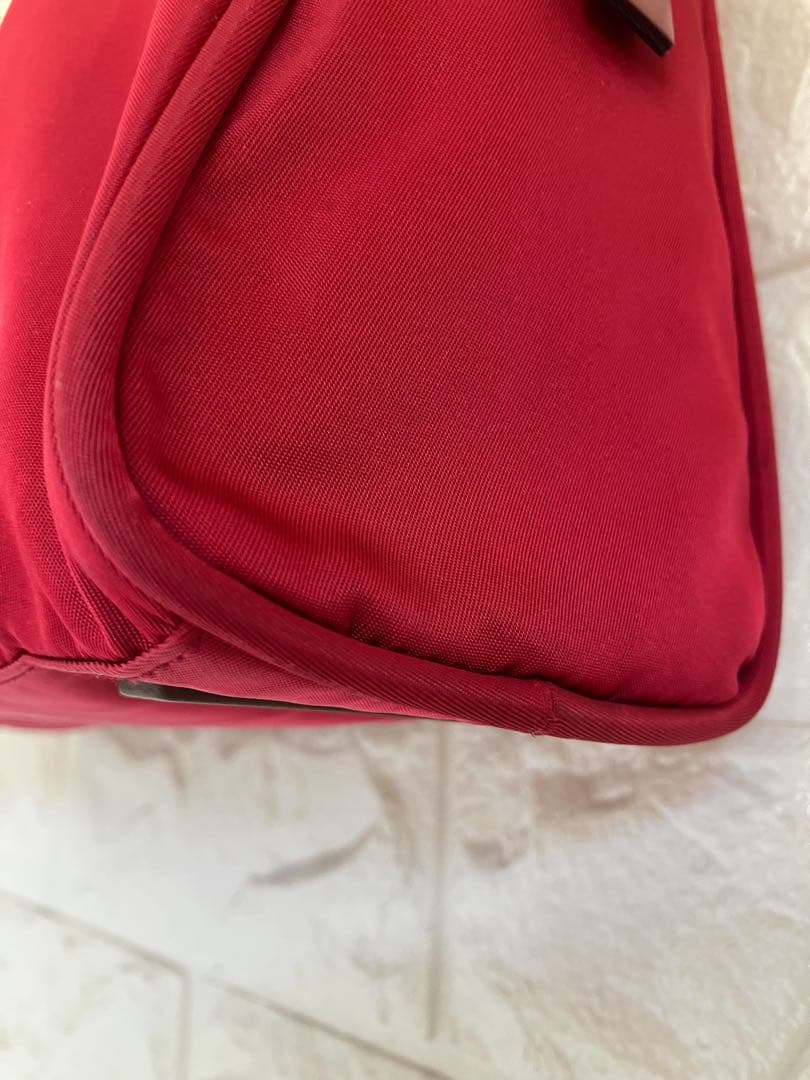 PRADA レッド　ナイロンハンドバッグ