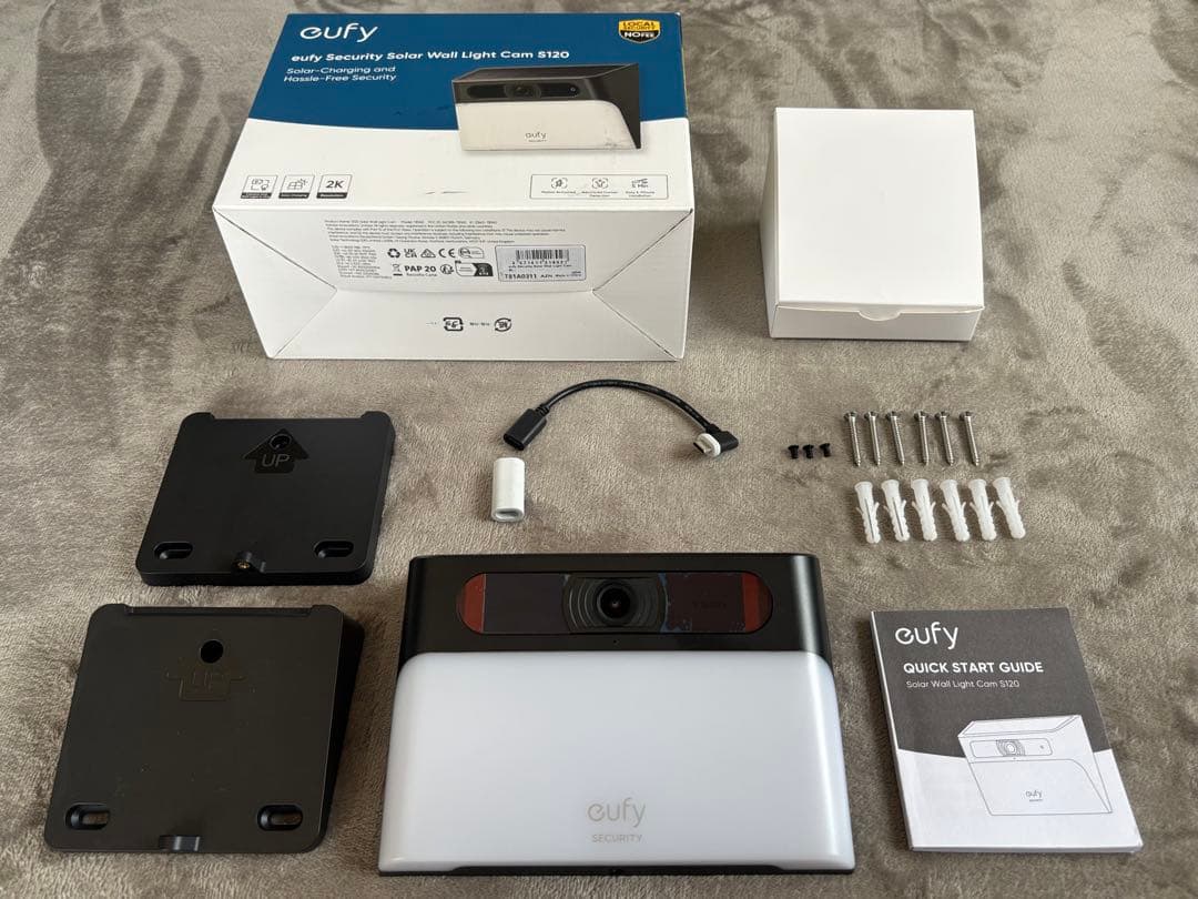 【美品】Anker Eufy Solar Wall Light Cam S120