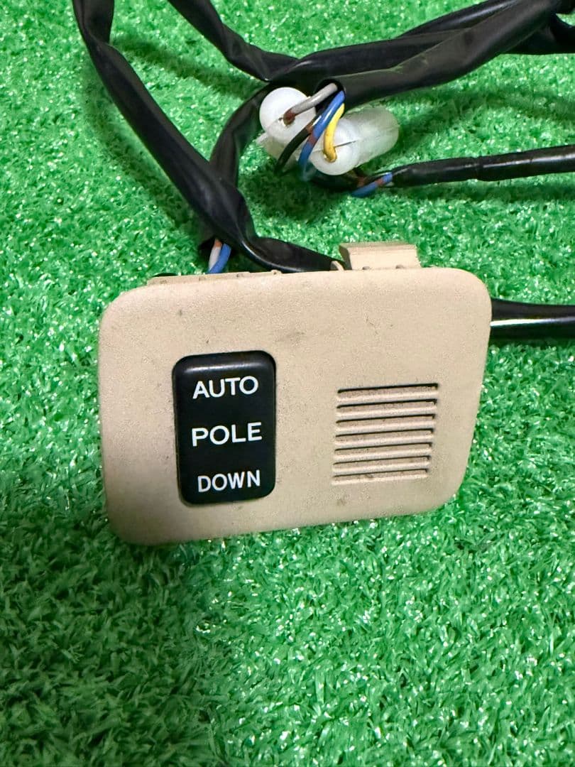 ucf30 セルシオ 30 後期　純正 コーナーポールスイッチ　ベージュ