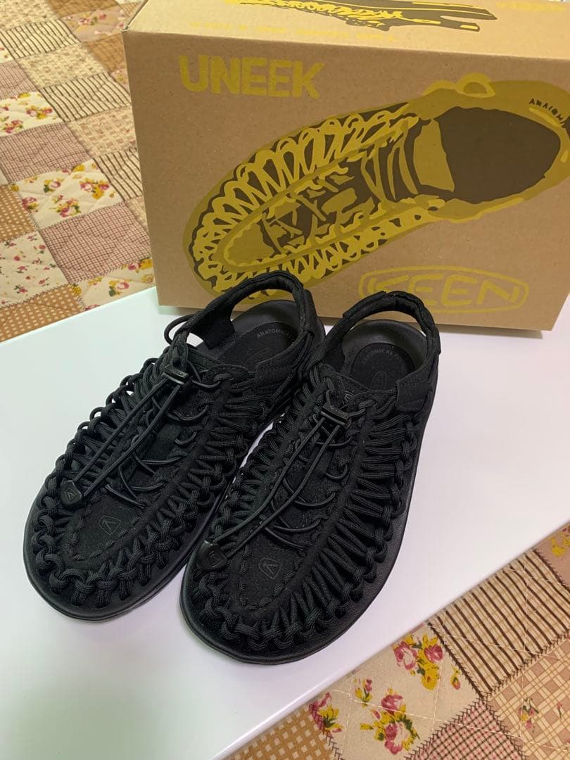 KEEN UNEEK キーン　ユニーク　サンダル24.5cm 黒　ブラック