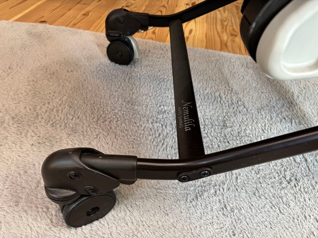 コンビ　ネムリラ AUTO SWING BEDi