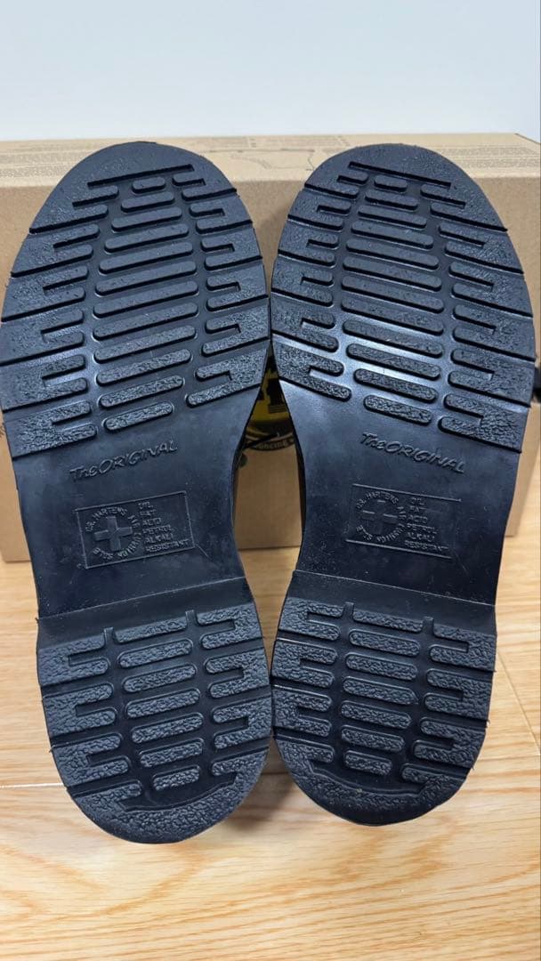 極美品ドクターマーチン3ホール　UK7 グリーンステッチ　緑