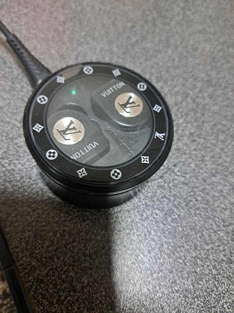 【翡翠】 LOUIS VUITTON ホライズン イヤホン