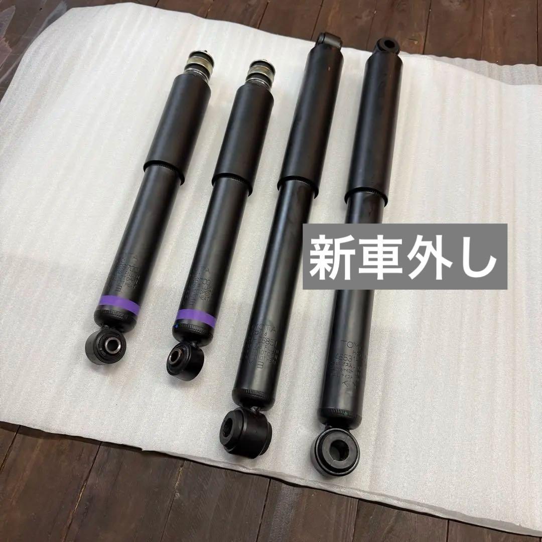 新車外し◆トヨタ 200系 ハイエース 純正 ショック アブソーバー ◆