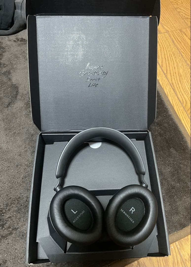 Sennheiser Accentum Wireless ヘッドホン（ケース付）