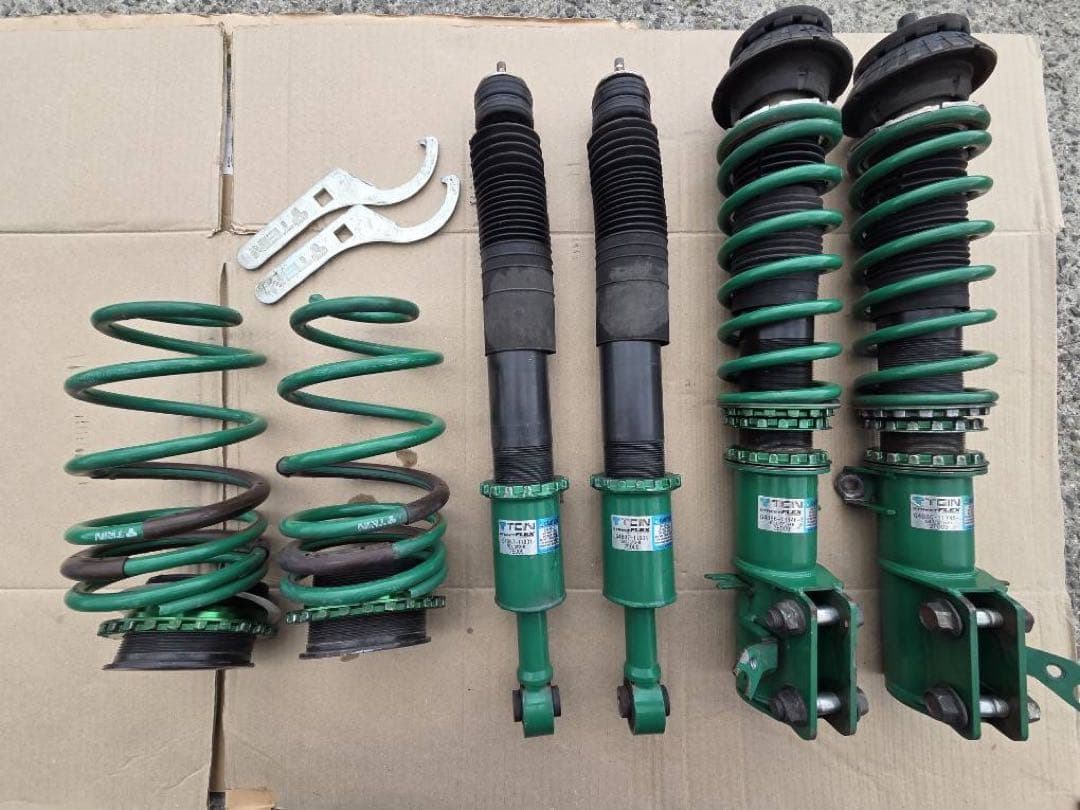 HONDA フリード　GB3 TEIN サスペンションキット　車高調