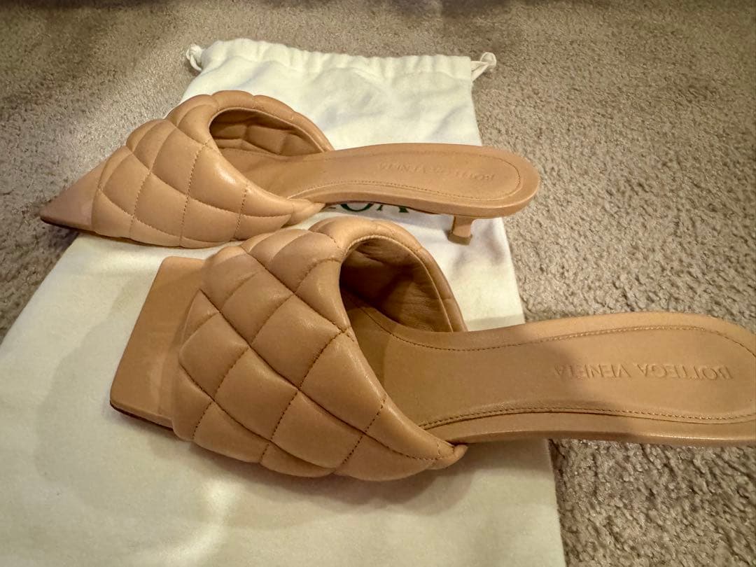 ⭐︎Bottega Veneta(ボッテガヴェネタ)⭐︎サンダル　パデッド ミュール