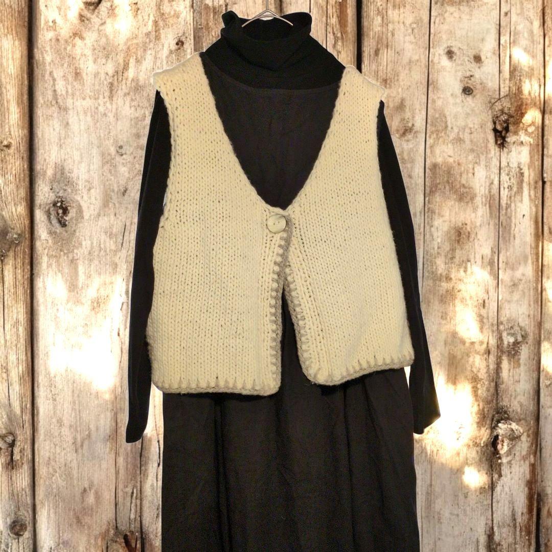 tumugu: ツムグ ローゲージ ハンドニット ベスト キナリ ウール100%