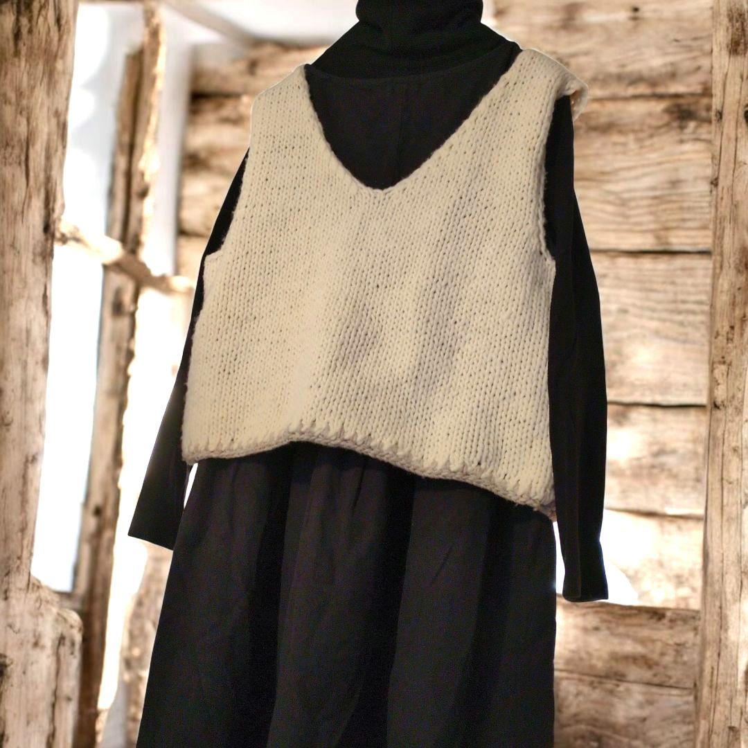 tumugu: ツムグ ローゲージ ハンドニット ベスト キナリ ウール100%