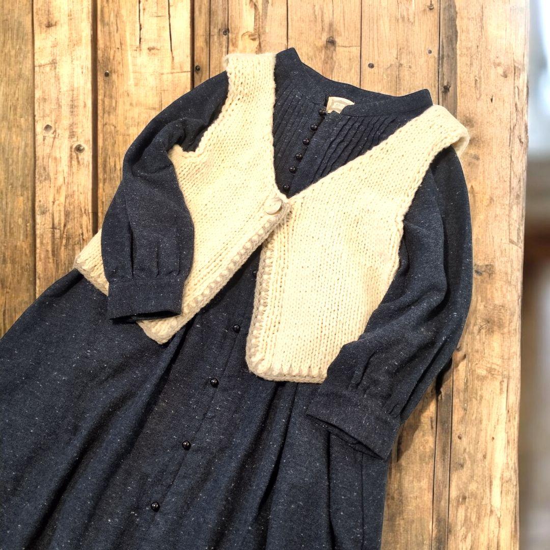 tumugu: ツムグ ローゲージ ハンドニット ベスト キナリ ウール100%