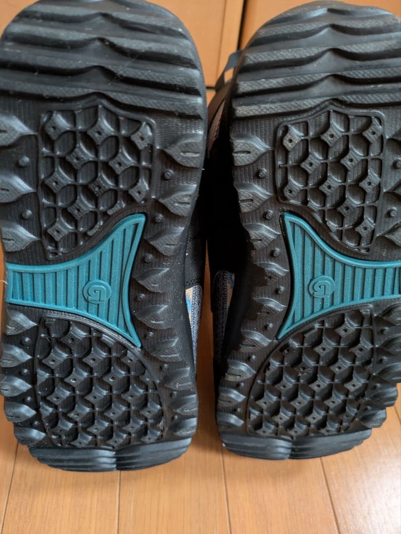 美品　女性用スノーボードブーツ BUDTON ブラック/マルチカラー