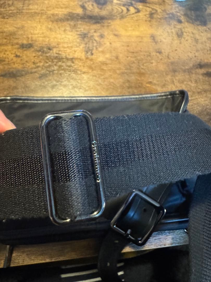 オロビアンコ 　ボディバッグ 極美品