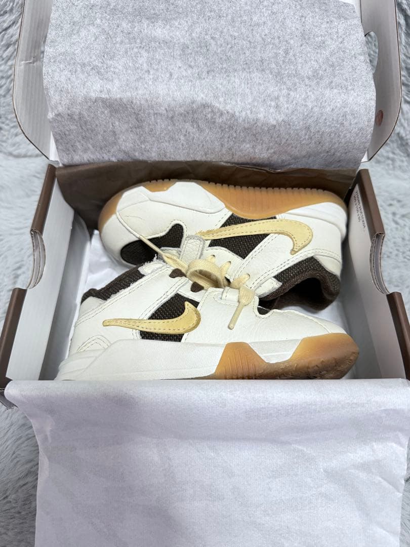 トラヴィス・スコット x ナイキ TD ジョーダン ジャンプマン ジャック TR