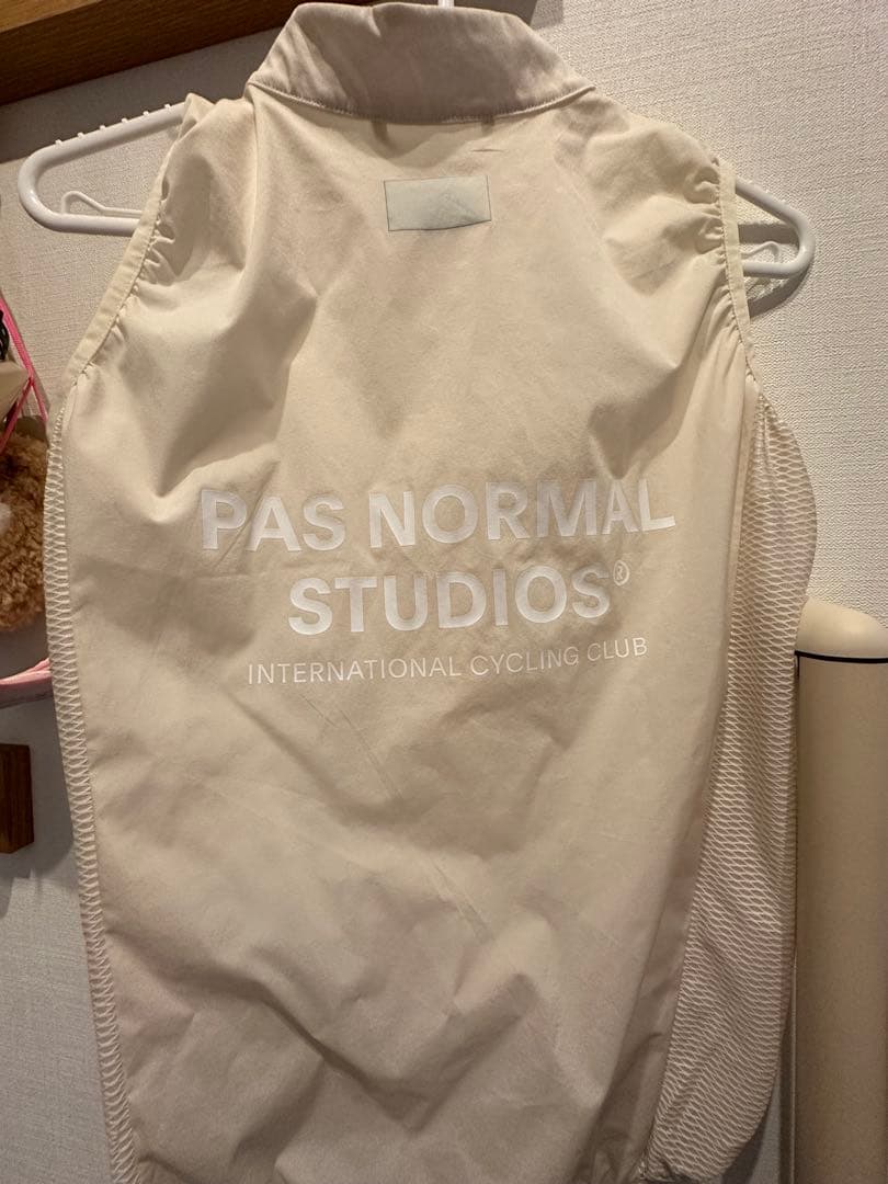 パスノーマルスタジオ　ジレ