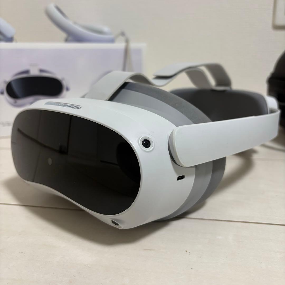 【初売り】【美品】PICO4 128GB VR ヘッドセット　付属品2点付き！