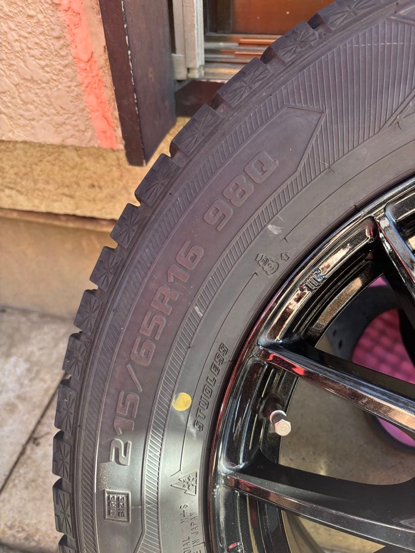 215/65R16 スタッドレスタイヤ　タイヤホイールセット　アルファード