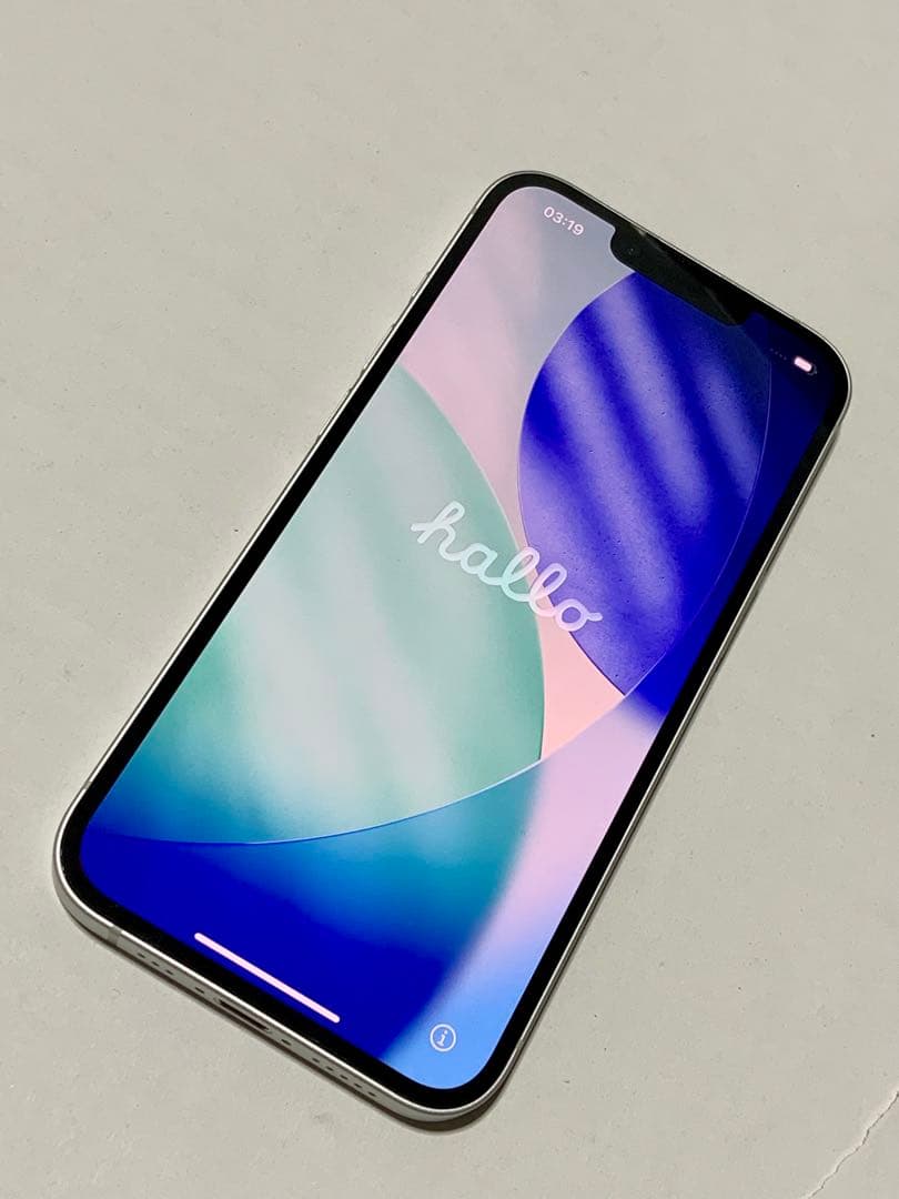 Apple iPhone 16 e ホワイト 本体 SIMフリー