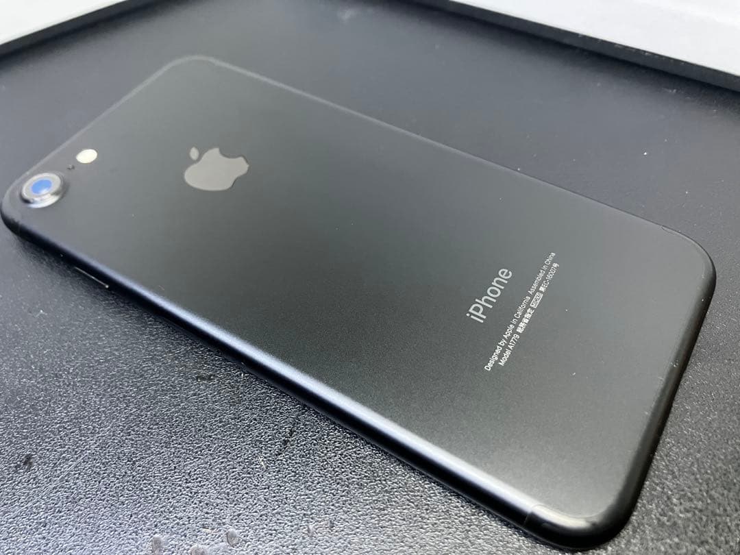 【セール】美品 SIMフリー iPhone7 128GB