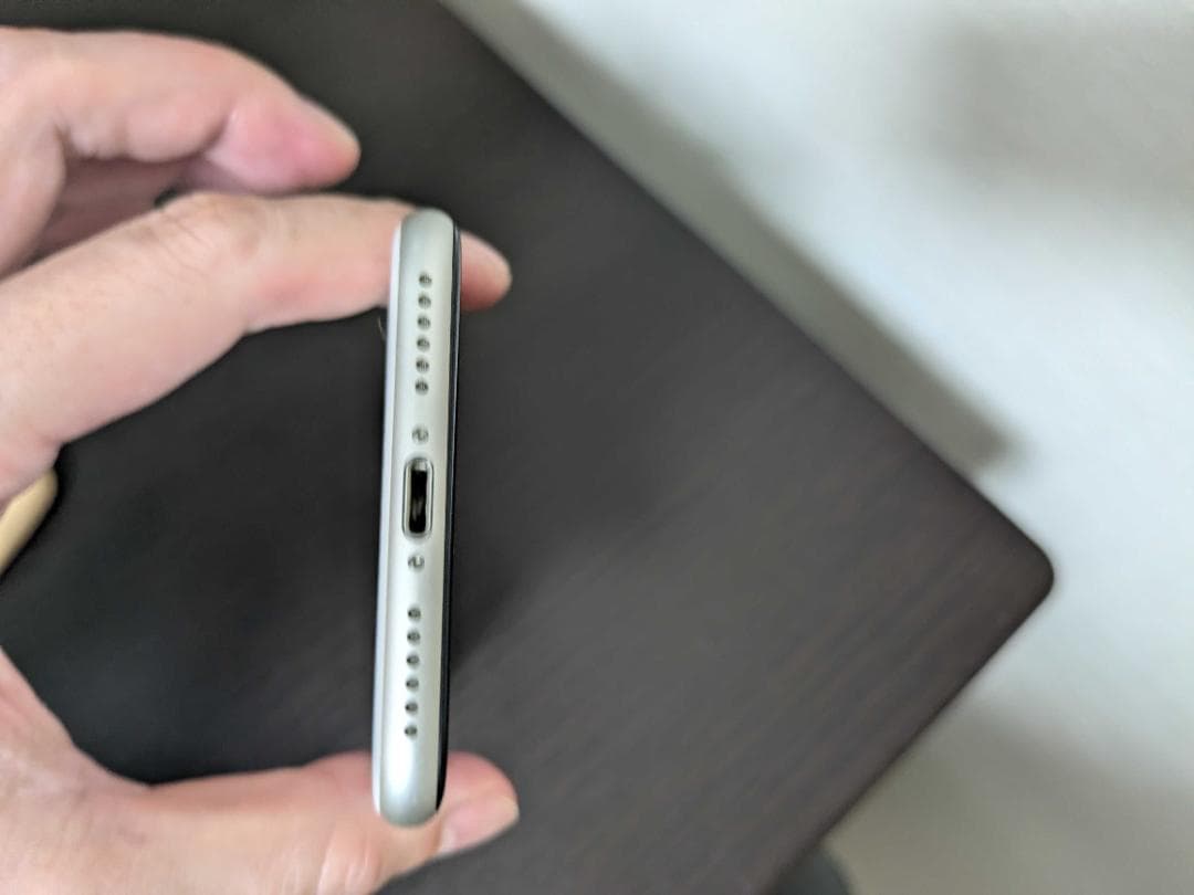 Apple iPhone SE (第3世代) 本体