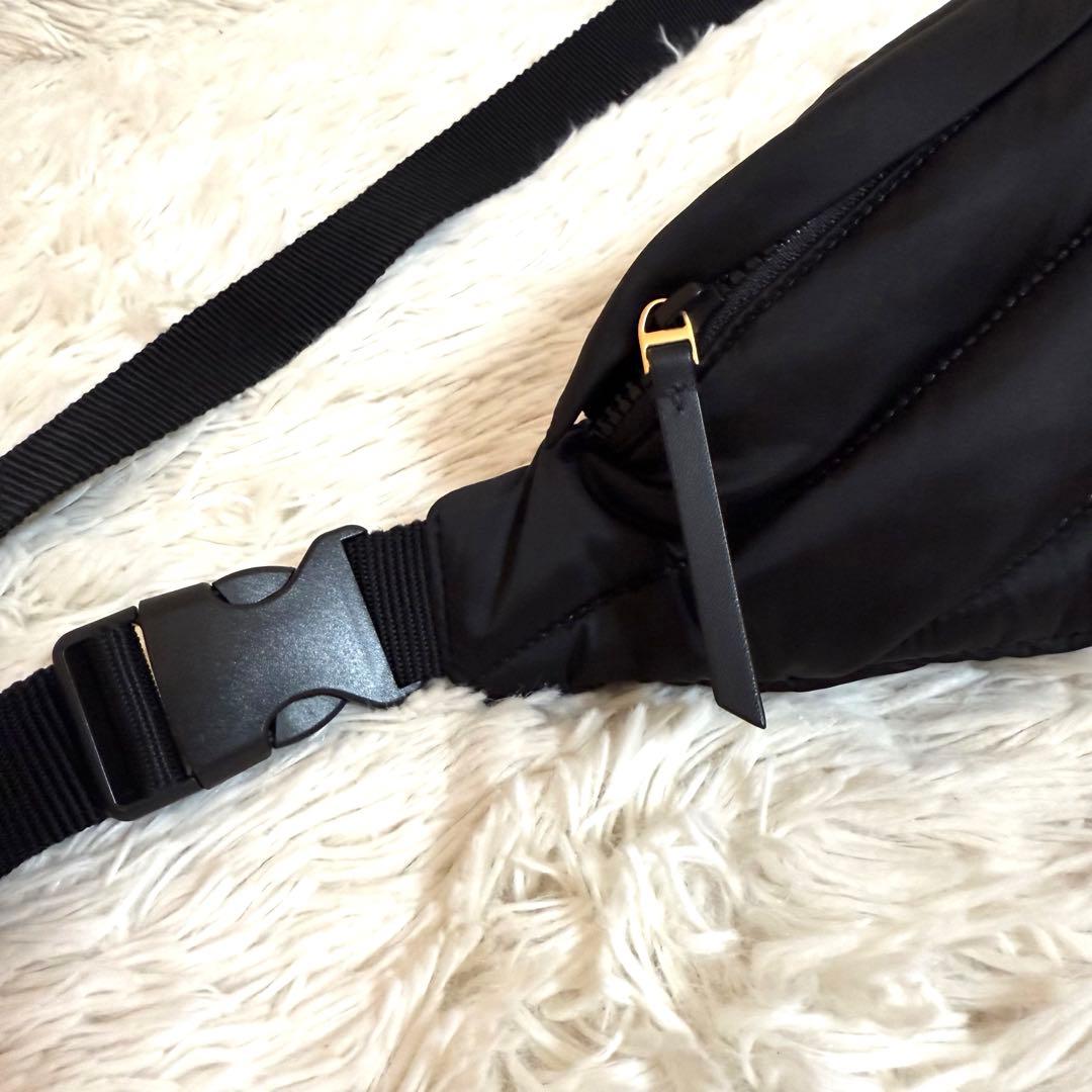 極美品✨ トリーバーチ ボディバッグ ナイロン キルティング 黒 パッファ