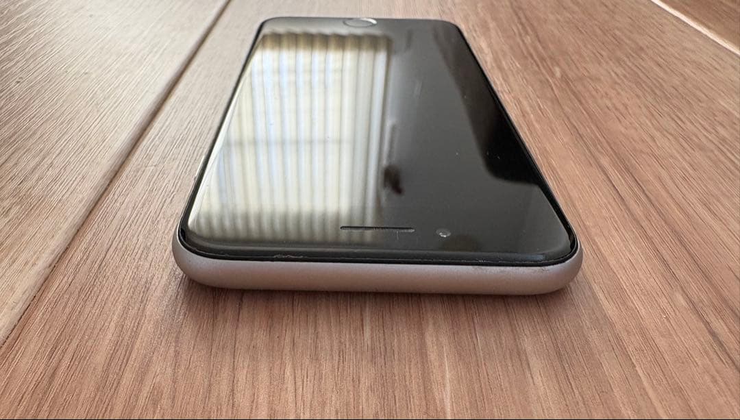 iPhone SE 第3世代 64GB スターライト SIMフリー 初期化済