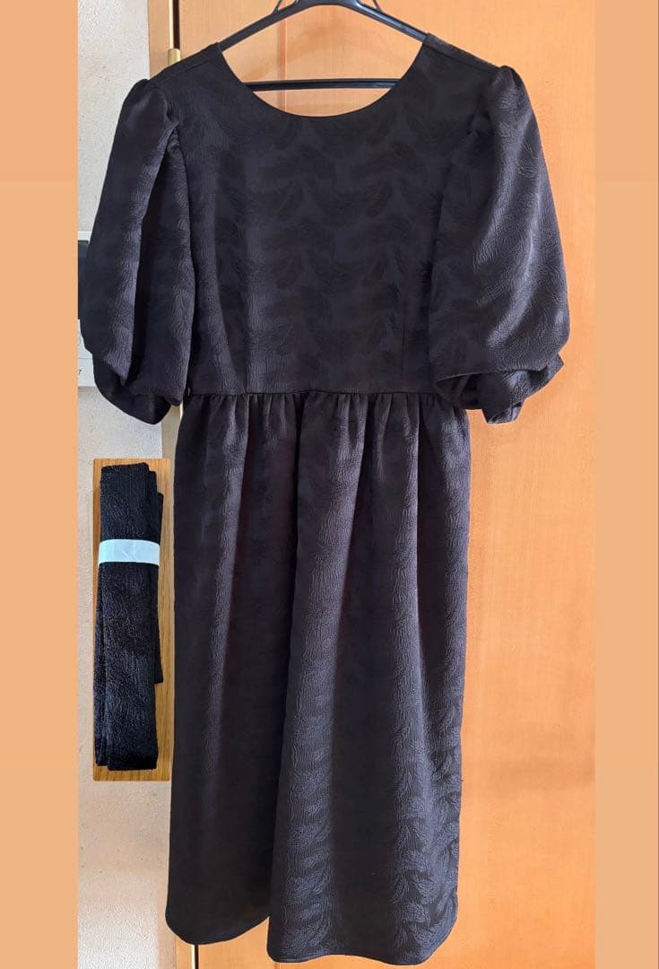 etoll.ジャガードパフスリーブドレス　M-long リボン付き