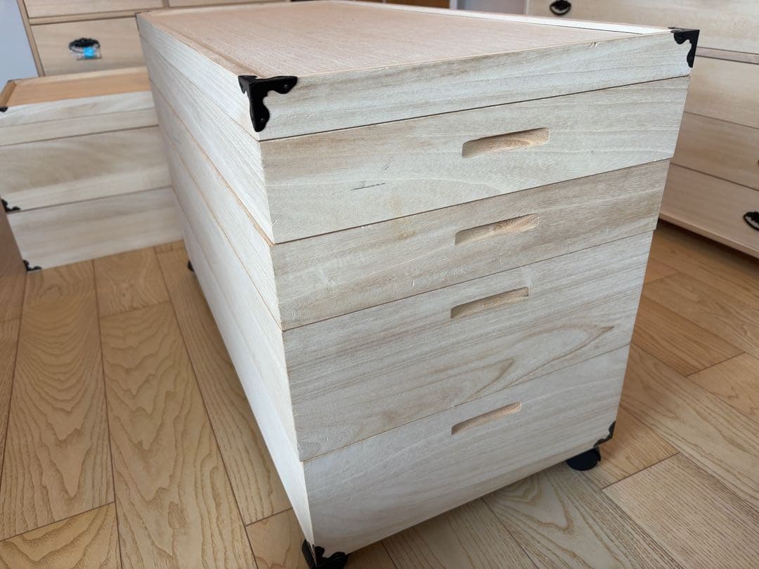 着物収納ケース　桐　キャスター付