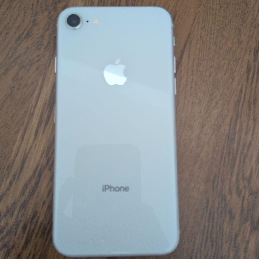 Apple iPhone 8 シルバー 本体