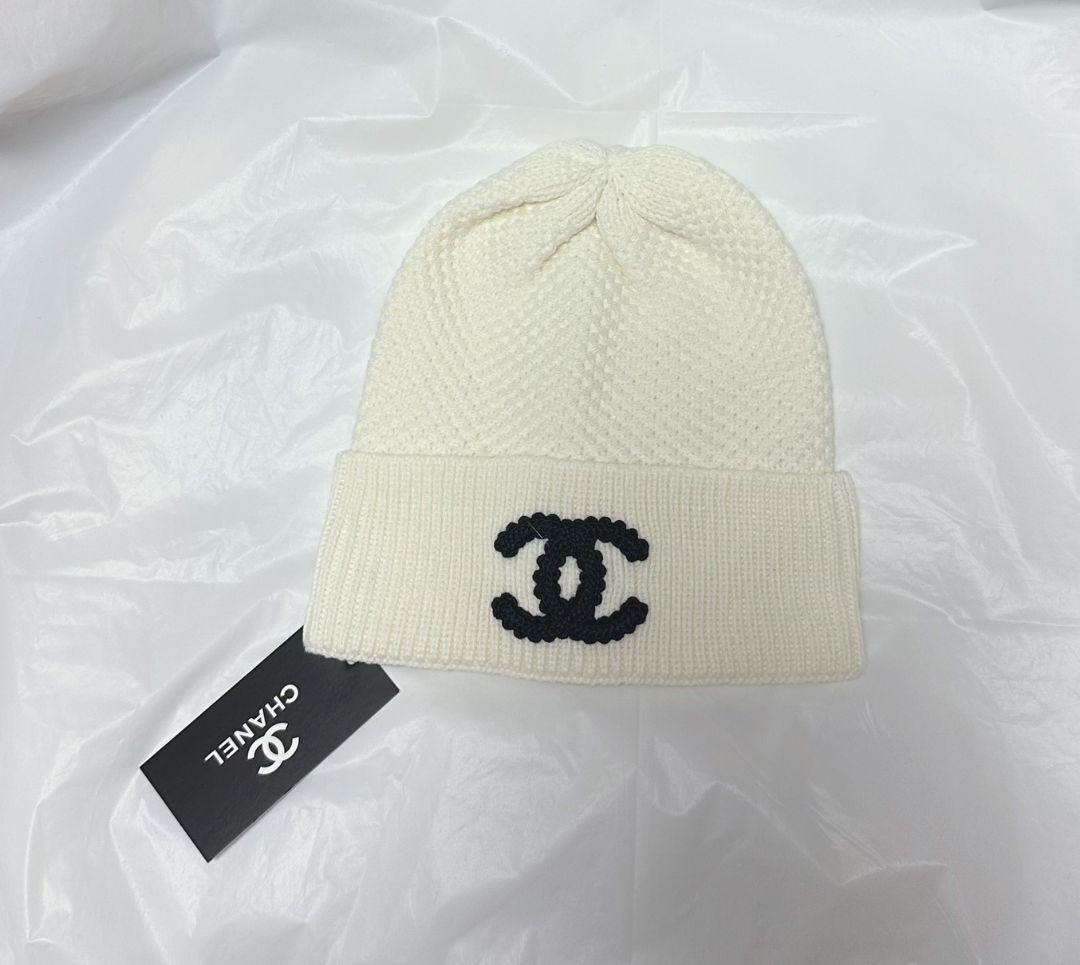 CHANEL ホワイトニット帽 ロゴ入りノベルティ新品