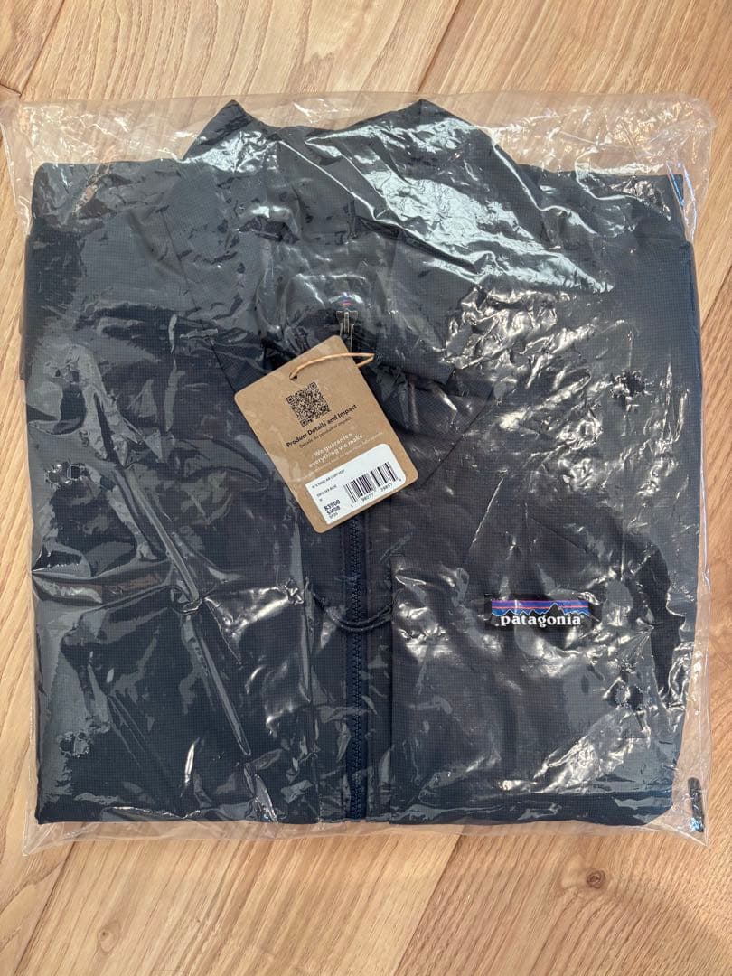 patagonia ブラック ダウンベスト 新品