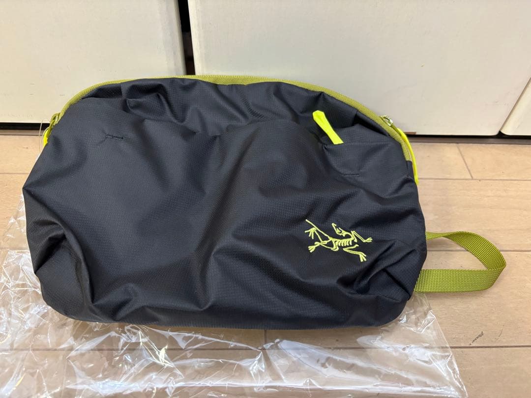 【新品】Arc'teryx ヒリアド6 クロスボディバッグ