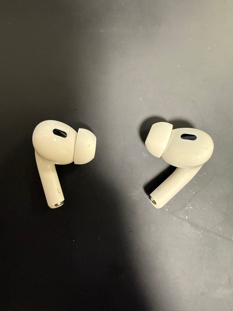 [美品]AirPods Pro 第2世代[充電ケーブル未使用]
