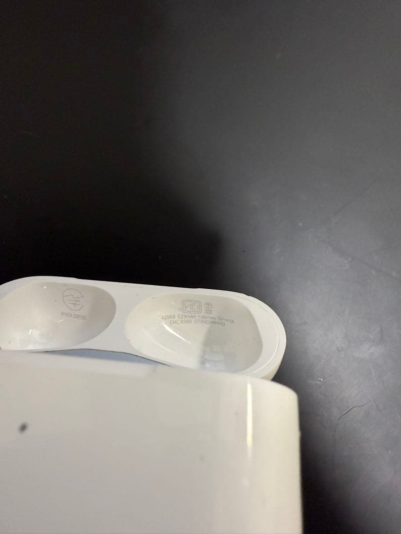 [美品]AirPods Pro 第2世代[充電ケーブル未使用]