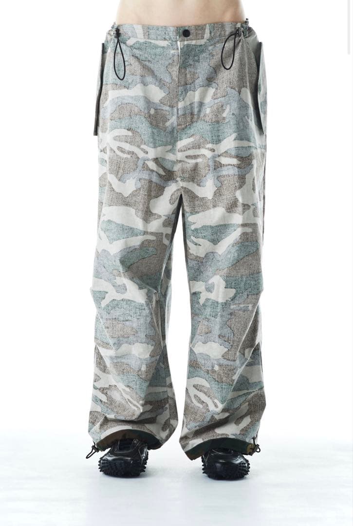 GADID ANONIEM カーゴパンツ レイチェル着用