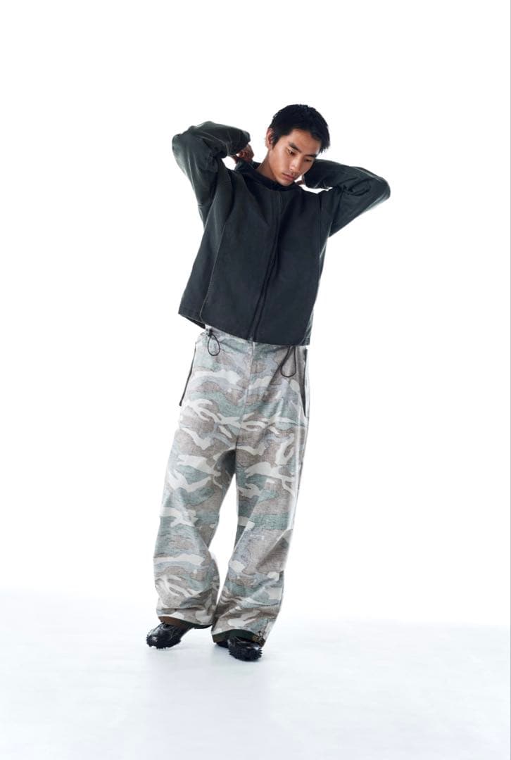 GADID ANONIEM カーゴパンツ レイチェル着用