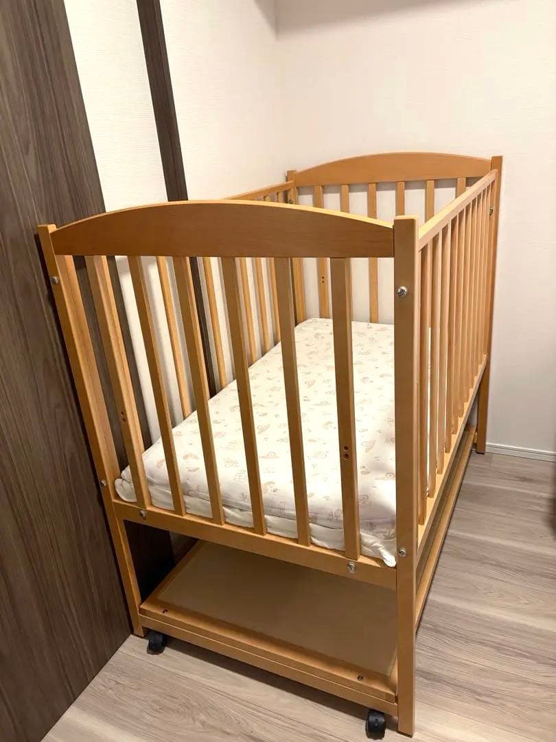 取説付き　ハイタイプ ベビーベッド 収納付き