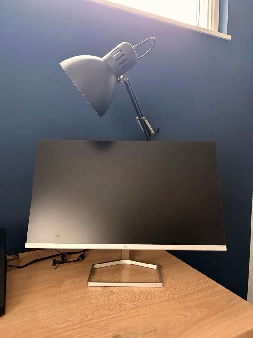 スリムベゼル ディスプレイ 本体