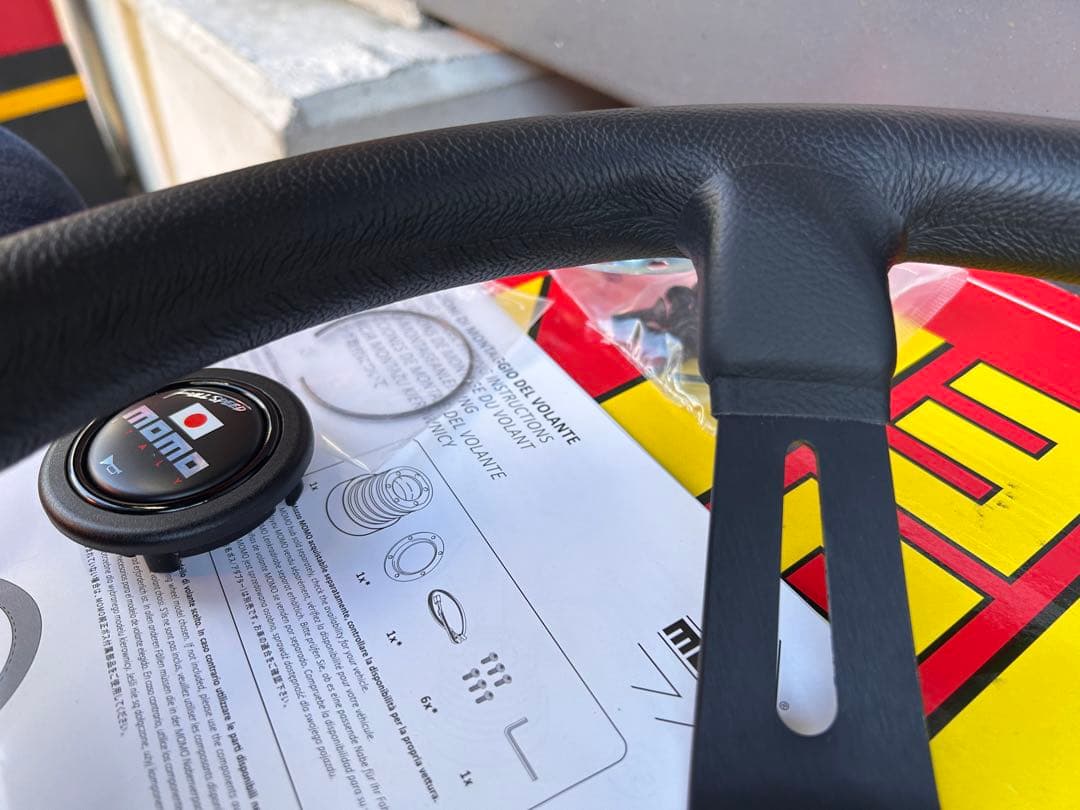 civicunさま専用　MOMO ステアリング328D 90mm