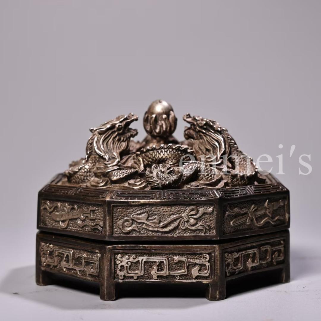 中国古美術・旧蔵品・純銅製・高浮彫・錾刻・鎏銀・八宝紋 盤龍 首飾箱・置物・茶道