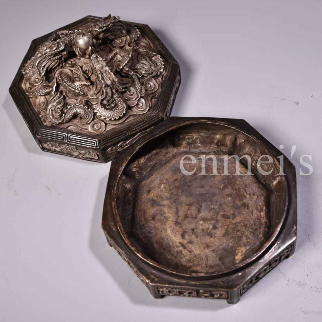 中国古美術・旧蔵品・純銅製・高浮彫・錾刻・鎏銀・八宝紋 盤龍 首飾箱・置物・茶道