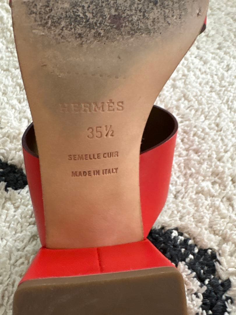 【美品】Hermès ルージュ系オープントゥサンダル