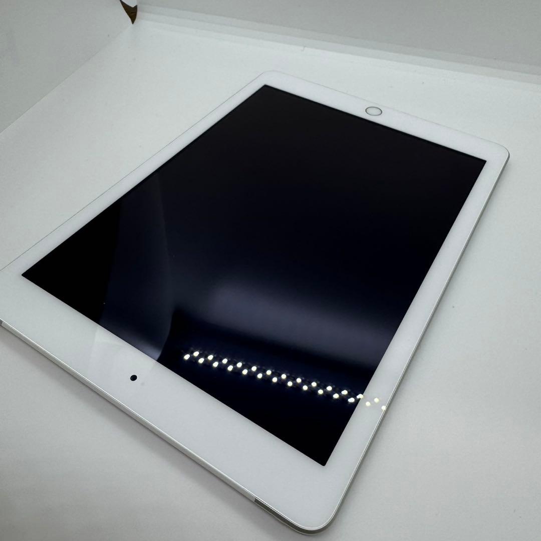 Apple iPad 本体 第5世代 9.7インチ