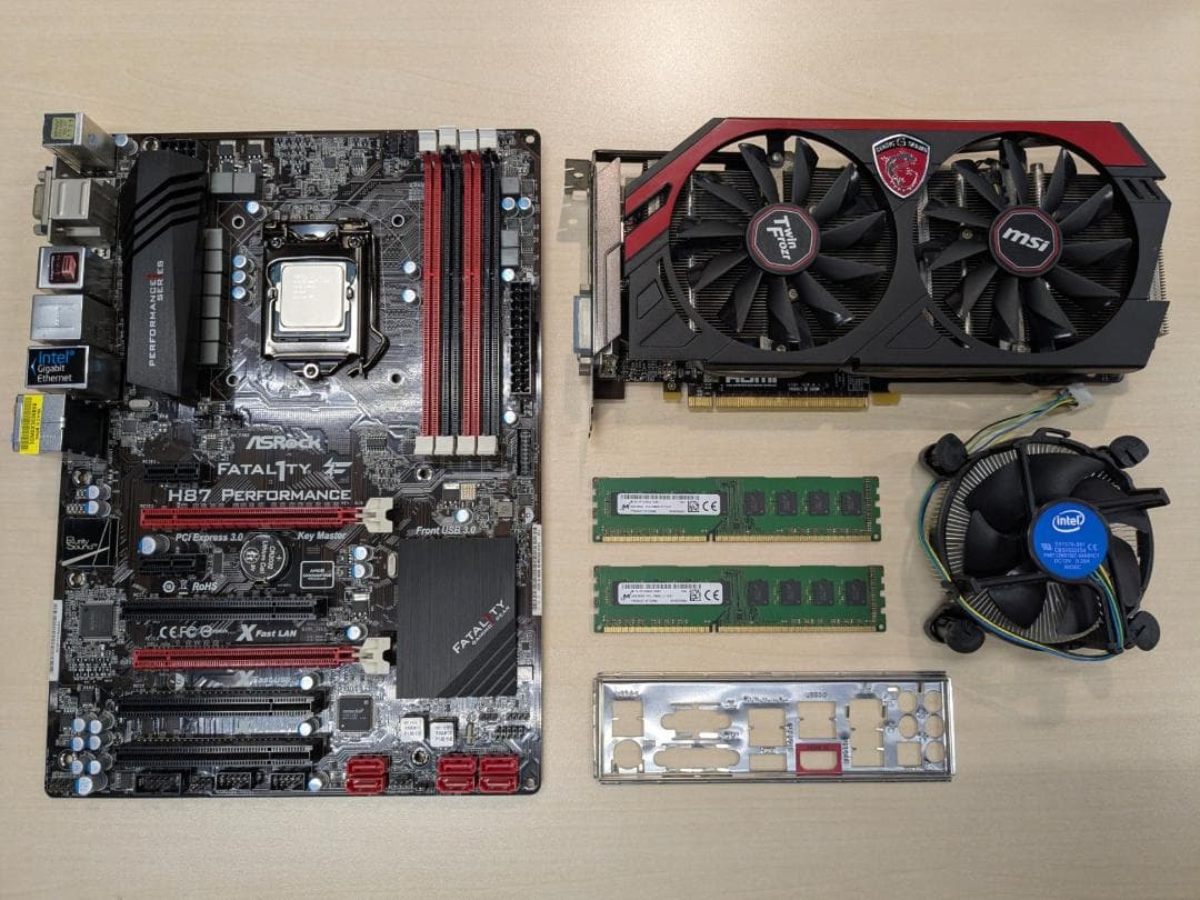 マザーボード i7-4790 / ASRock Fatal1ty H87 / GTX760