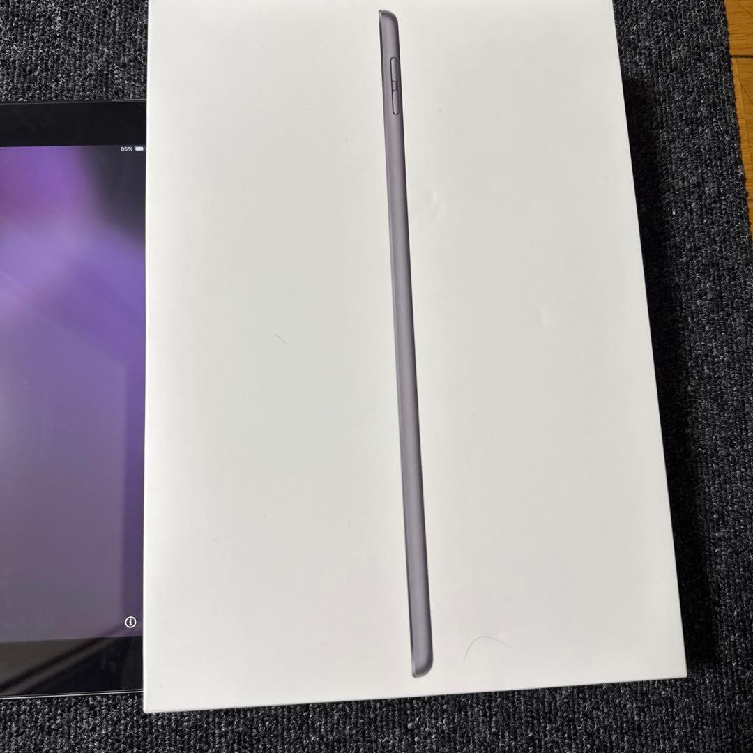 iPad 本体 第9世代64gb 箱付き 充電器付き タブレットケース付き