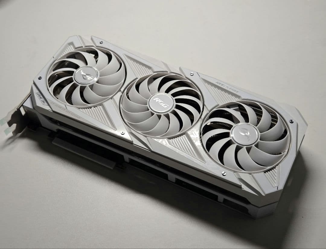 グラフィックボード・グラボ・ビデオカード ASUS ROG STRIX RTX3080 O10G WHITE