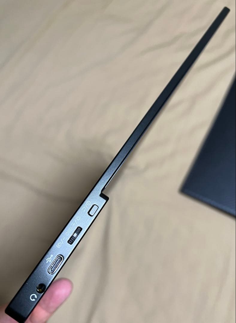 トーマス様　kksmart 17.3インチ モバイルモニター 超薄型 軽量